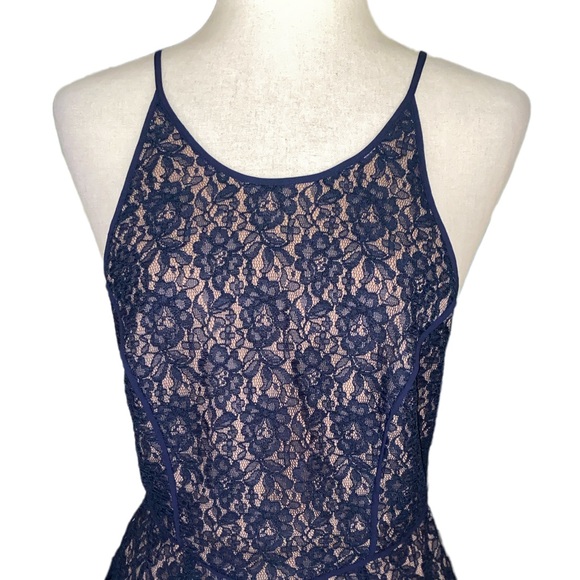 BCBGMAXAZRIA Navy Blue Crochet Lace Peplum Cutout Back Halter Tank Top - 6 - Picture 3 of 13
